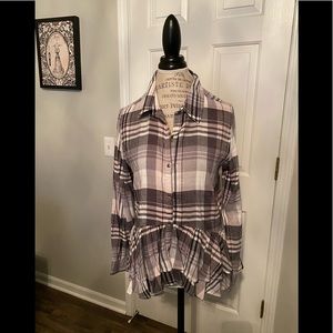 💕 NWOT Plaid Print Hi-Lo Ruffle Hem Tunic